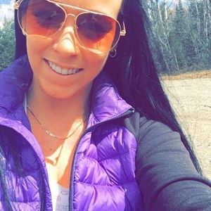 Meet your Posher, Caroline